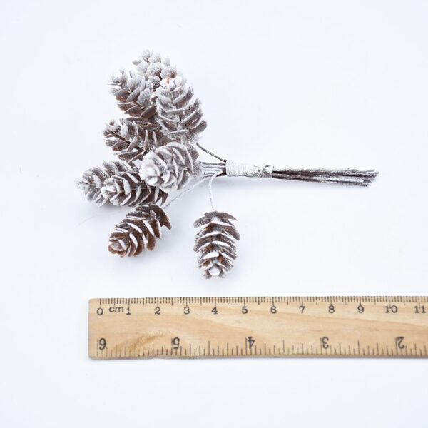 10-piece bundle artifical pine cones
